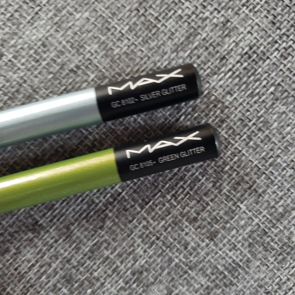 Makeup Bundle - Picture 6 of 10